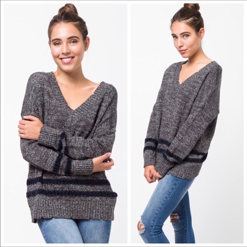 NWT VARSITY V NECK DISTRESSED DARK GREY & NAVY S&M - Picture 2 of 2